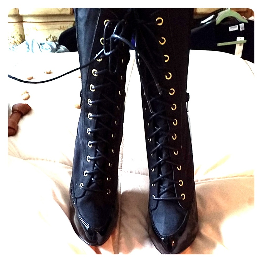 Steve Madden Laced Up Front Boots NWOT